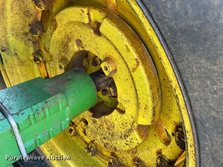 image for item DN4570 1988 John Deere 4850  MFWD tractor