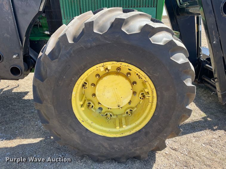 image for item DN4570 1988 John Deere 4850  MFWD tractor
