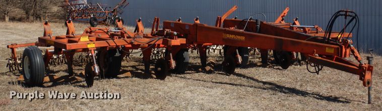 image for item DN6308 Sunflower 3650-25  sweep plow
