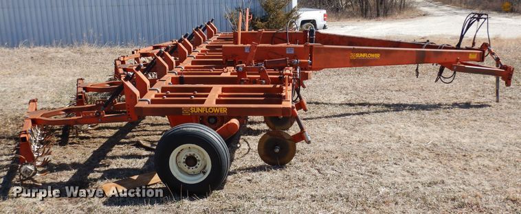 image for item DN6308 Sunflower 3650-25  sweep plow