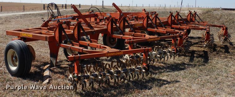 image for item DN6308 Sunflower 3650-25  sweep plow