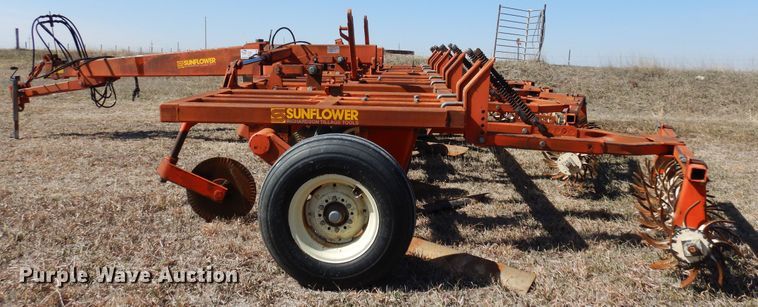 image for item DN6308 Sunflower 3650-25  sweep plow