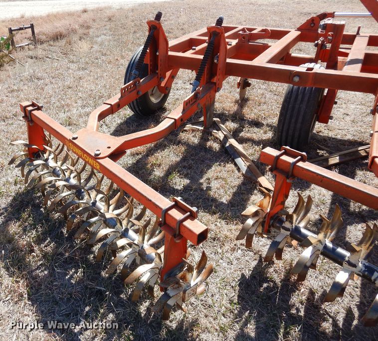 image for item DN6308 Sunflower 3650-25  sweep plow