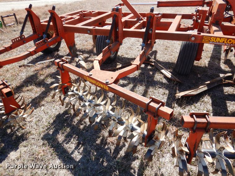 image for item DN6308 Sunflower 3650-25  sweep plow