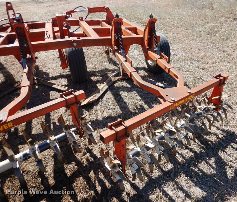 image for item DN6308 Sunflower 3650-25  sweep plow