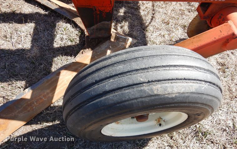 image for item DN6308 Sunflower 3650-25  sweep plow