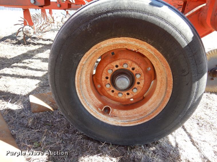 image for item DN6308 Sunflower 3650-25  sweep plow