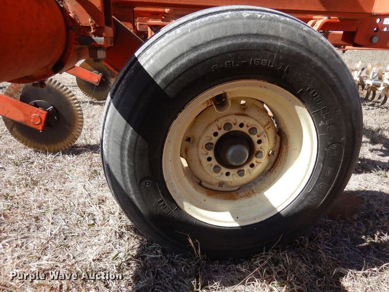 image for item DN6308 Sunflower 3650-25  sweep plow