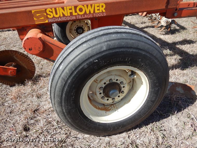 image for item DN6308 Sunflower 3650-25  sweep plow