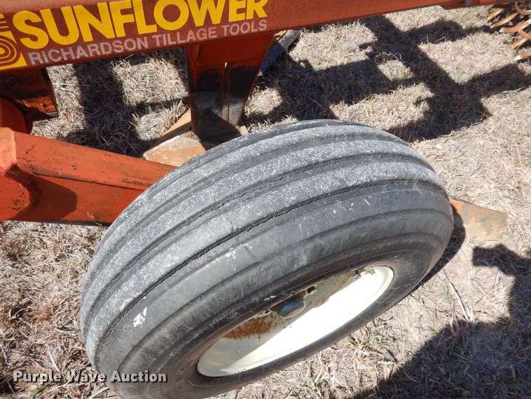 image for item DN6308 Sunflower 3650-25  sweep plow