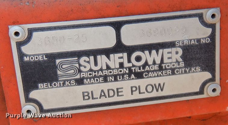 image for item DN6308 Sunflower 3650-25  sweep plow