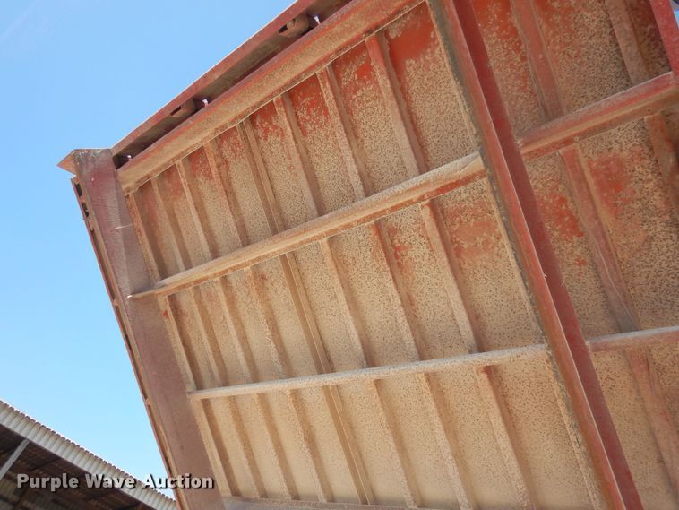 image for item DN6309 1972 Hillsboro  grain trailer