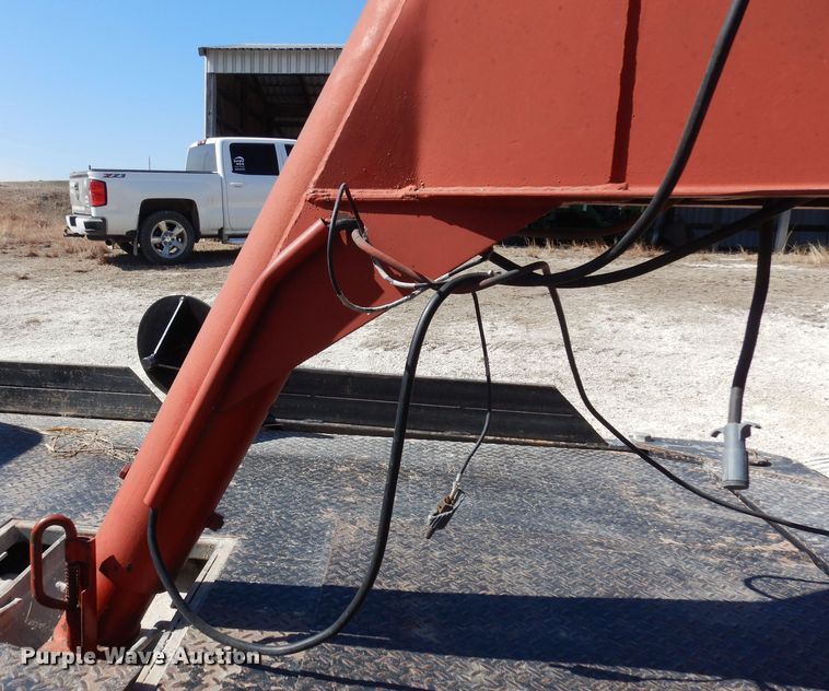 image for item DN6309 1972 Hillsboro  grain trailer