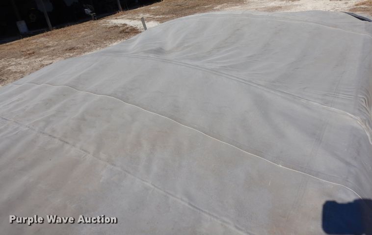 image for item DN6309 1972 Hillsboro  grain trailer