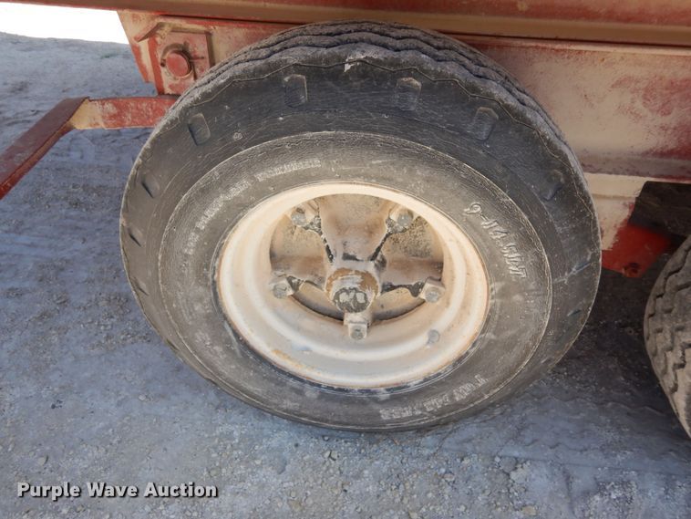 image for item DN6309 1972 Hillsboro  grain trailer