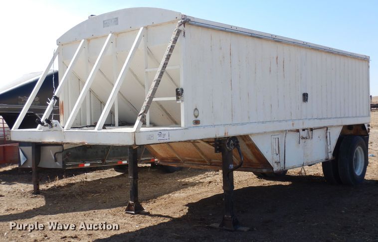 image for item DN6311 1982 Edson  grain trailer
