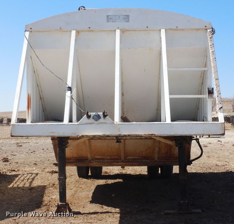 image for item DN6311 1982 Edson  grain trailer