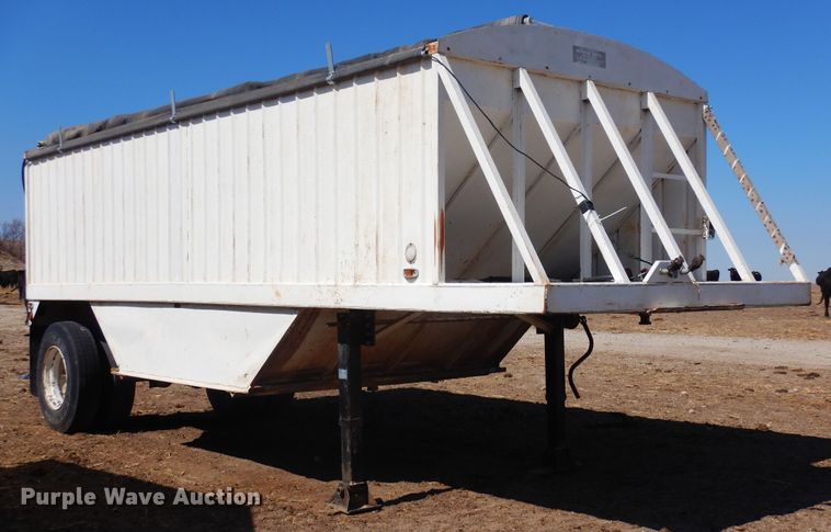 image for item DN6311 1982 Edson  grain trailer
