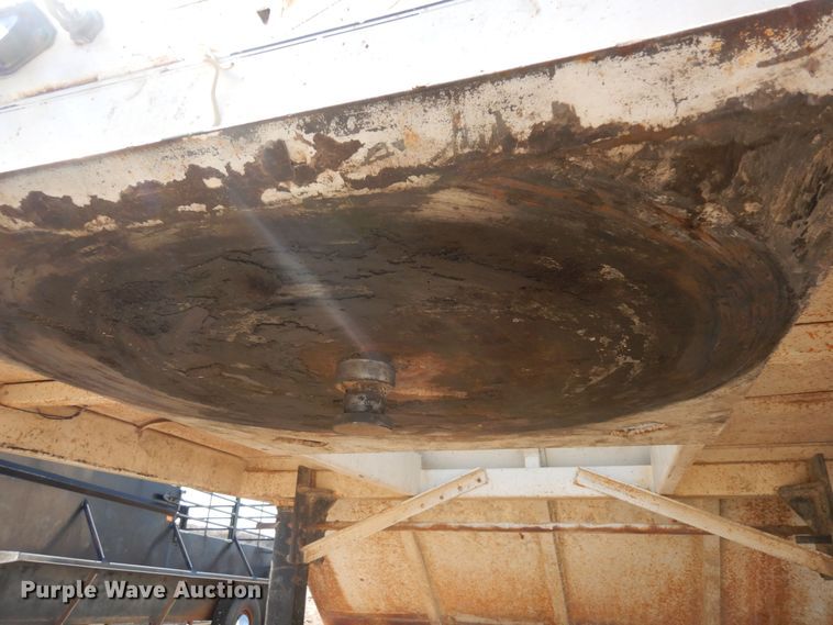 image for item DN6311 1982 Edson  grain trailer