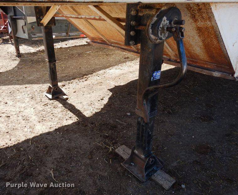 image for item DN6311 1982 Edson  grain trailer