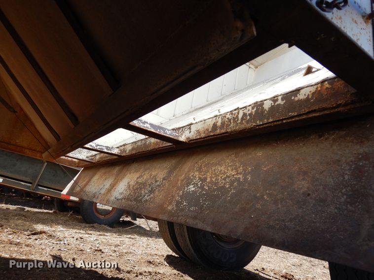 image for item DN6311 1982 Edson  grain trailer