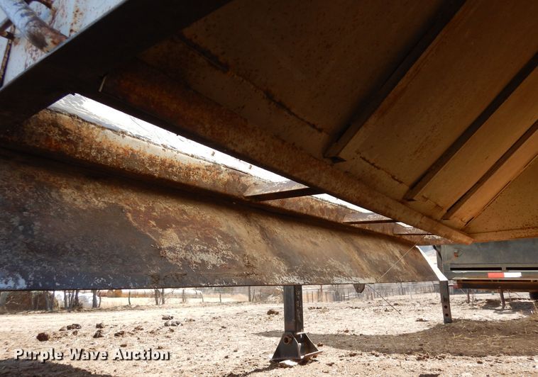 image for item DN6311 1982 Edson  grain trailer