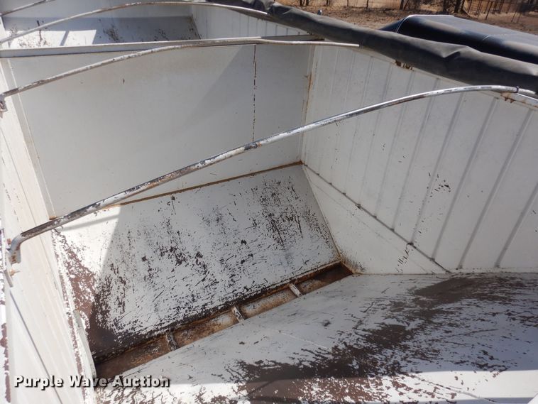 image for item DN6311 1982 Edson  grain trailer