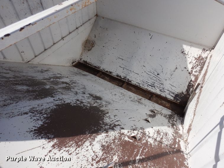 image for item DN6311 1982 Edson  grain trailer