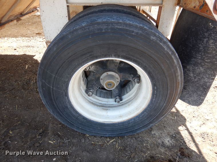 image for item DN6311 1982 Edson  grain trailer