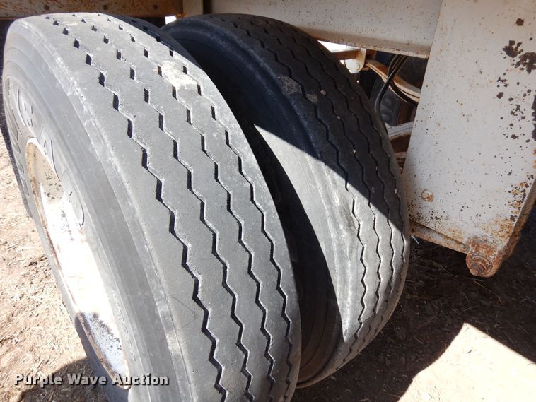 image for item DN6311 1982 Edson  grain trailer