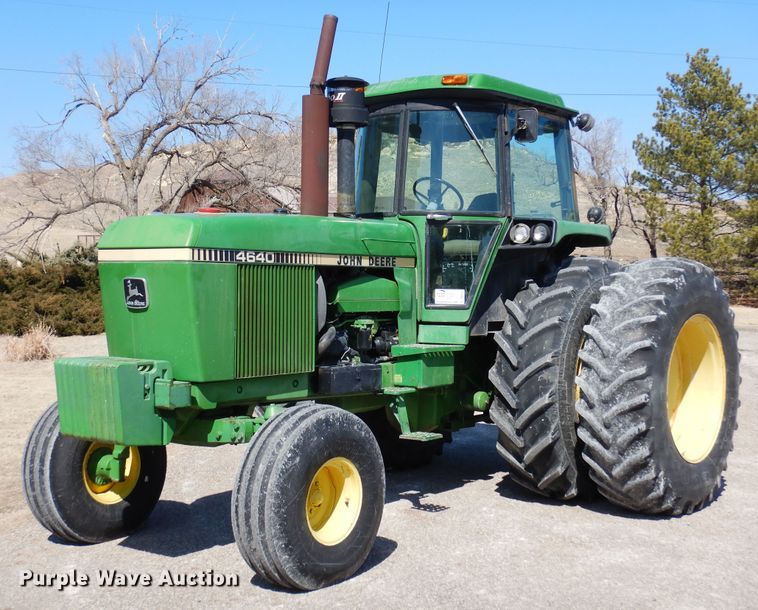image for item DN6312 1982 John Deere 4640  tractor