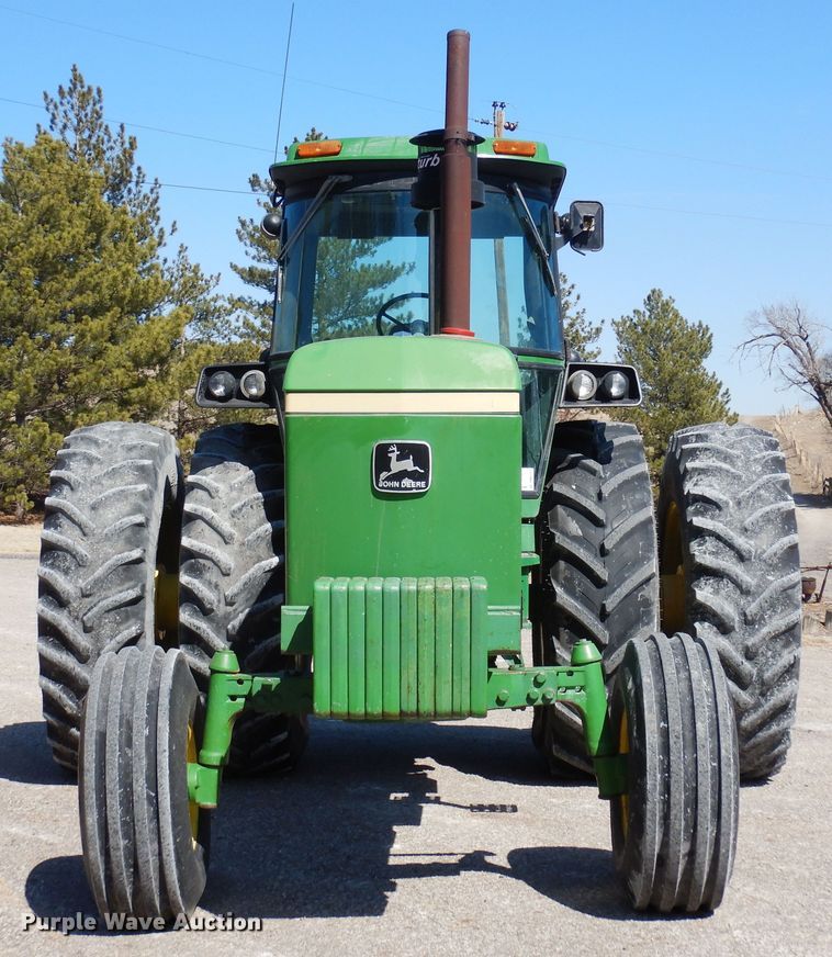 image for item DN6312 1982 John Deere 4640  tractor