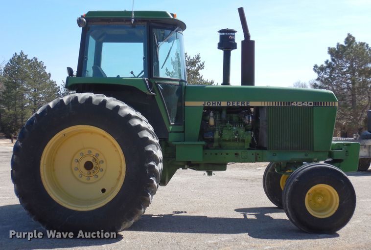 image for item DN6312 1982 John Deere 4640  tractor
