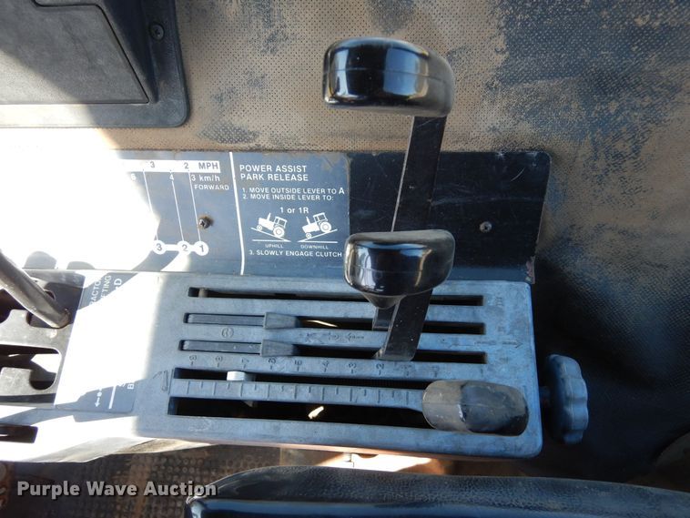 image for item DN6312 1982 John Deere 4640  tractor