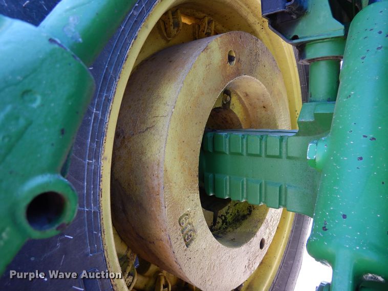 image for item DN6312 1982 John Deere 4640  tractor