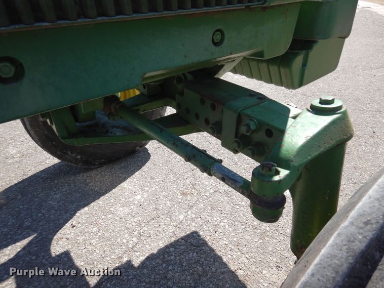 image for item DN6312 1982 John Deere 4640  tractor