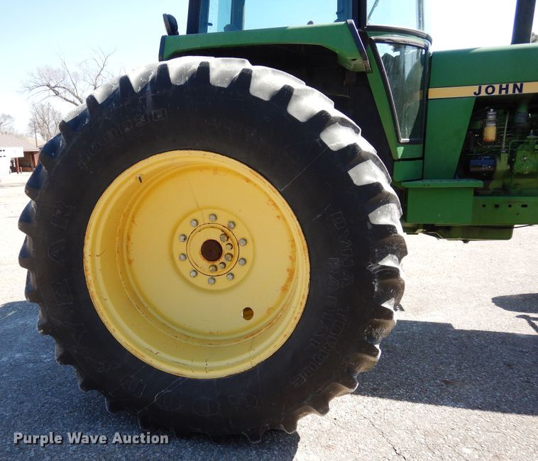 image for item DN6312 1982 John Deere 4640  tractor