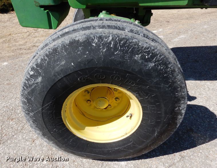 image for item DN6312 1982 John Deere 4640  tractor