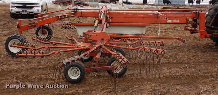 image for item DN6315 1994 Kuhn GA7301  rotary hay rake