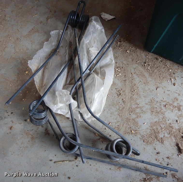 image for item DN6315 1994 Kuhn GA7301  rotary hay rake