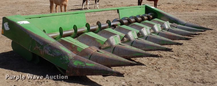 image for item DN6323 John Deere 843  corn head