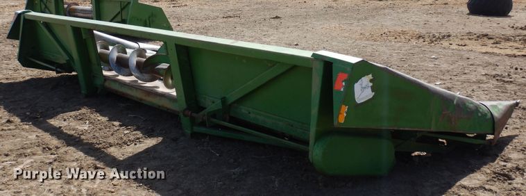 image for item DN6323 John Deere 843  corn head