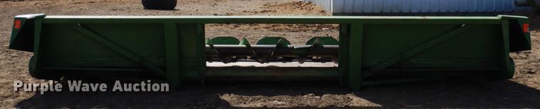 image for item DN6323 John Deere 843  corn head