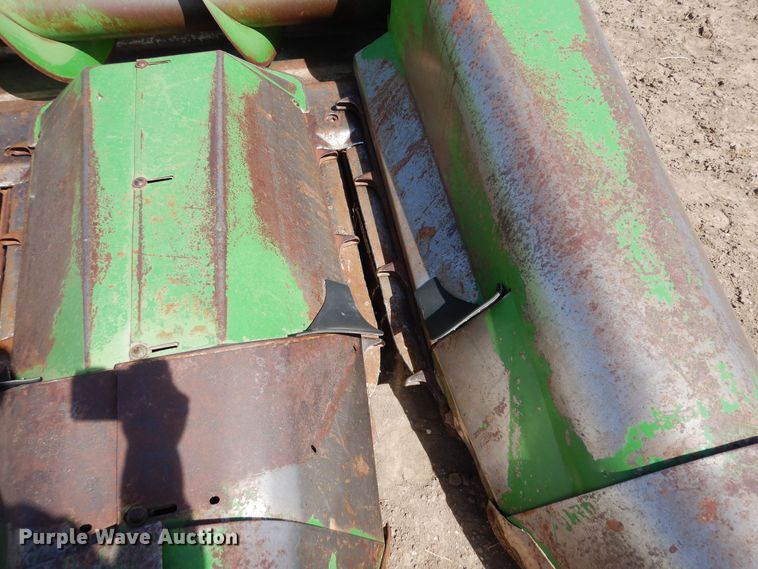 image for item DN6323 John Deere 843  corn head