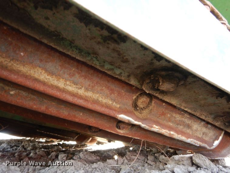 image for item DN6323 John Deere 843  corn head