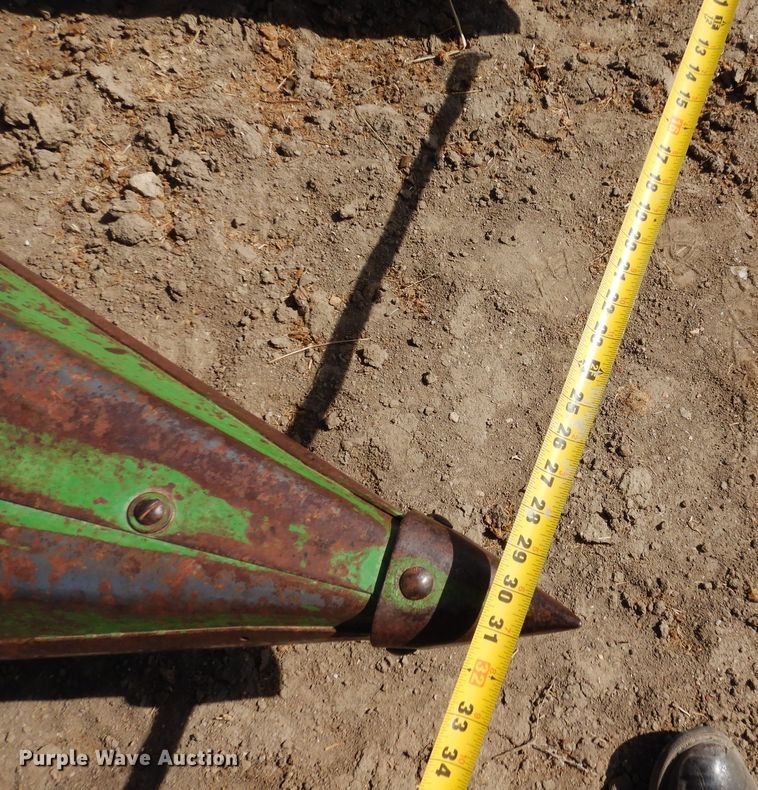 image for item DN6323 John Deere 843  corn head