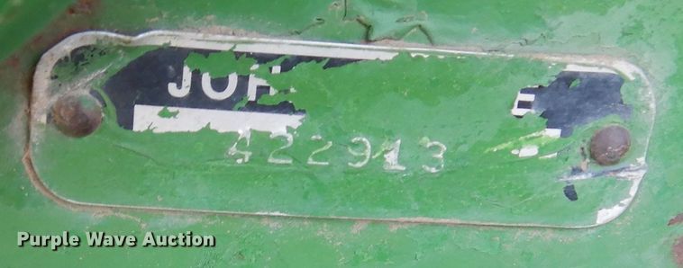 image for item DN6323 John Deere 843  corn head