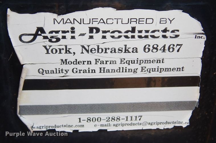 image for item DN6324 Kinze 2300  planter