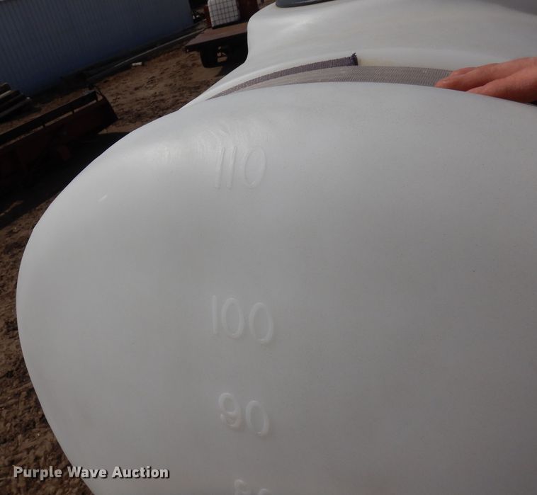 image for item DN6324 Kinze 2300  planter