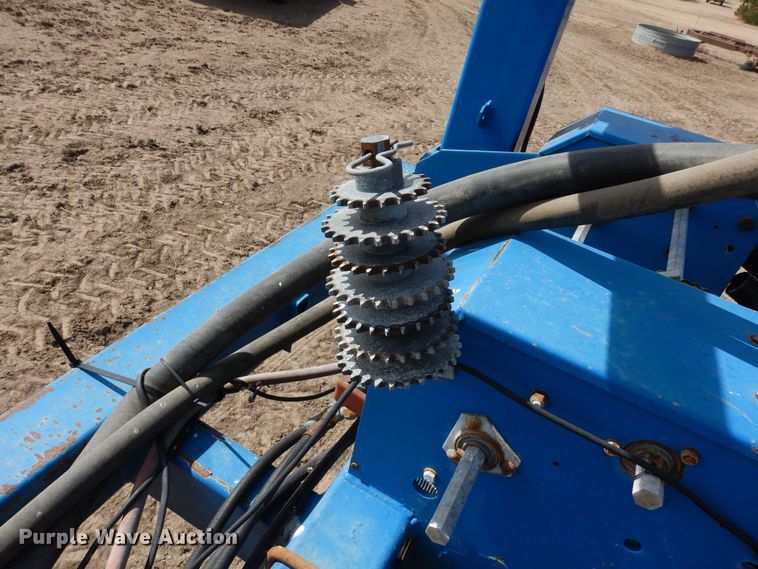 image for item DN6324 Kinze 2300  planter
